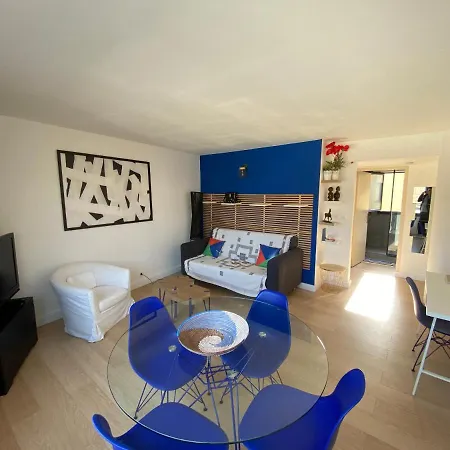 Apartment Blue Artist Flat
